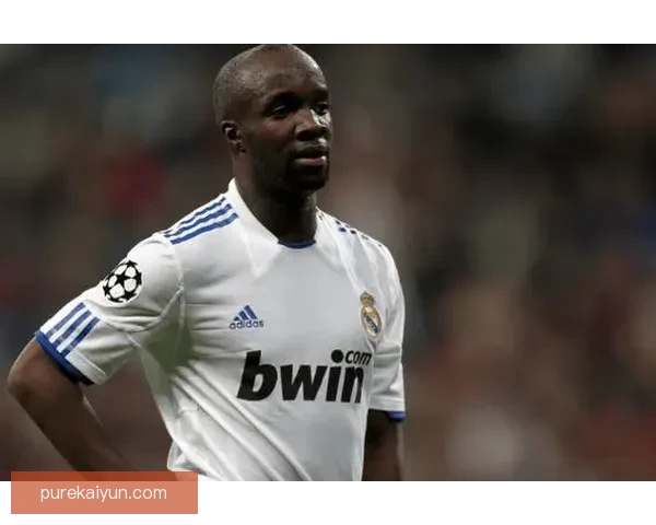 足球明星新秀持续提升表现，引发各界关注与期待