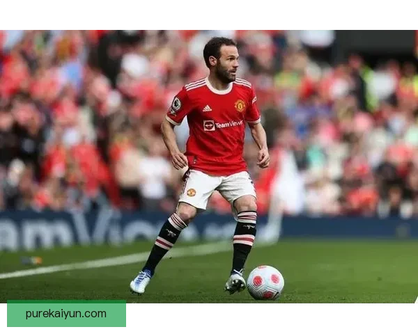 马塔在近期比赛中表现稳定，状态逐步回暖，备受关注。