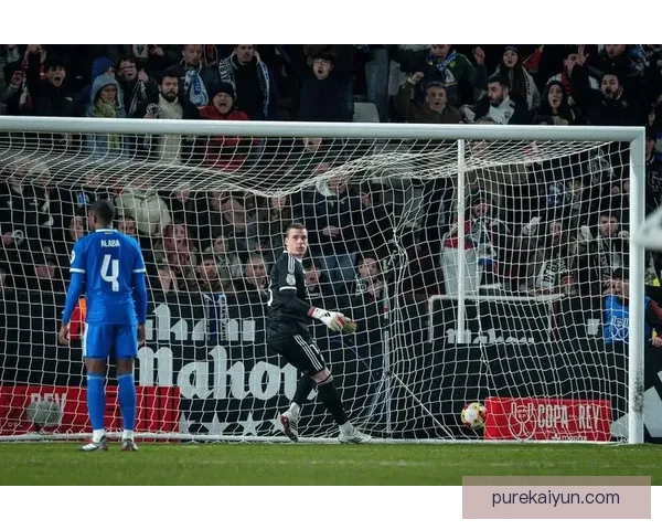 库尔图瓦本赛季拦截贡献数据表现稳健